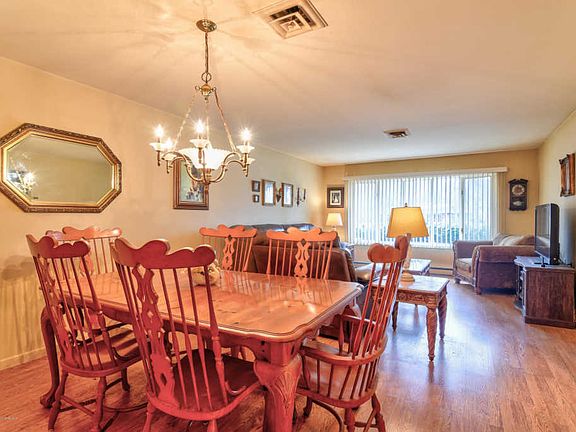 5th image of 452A Portsmouth Dr