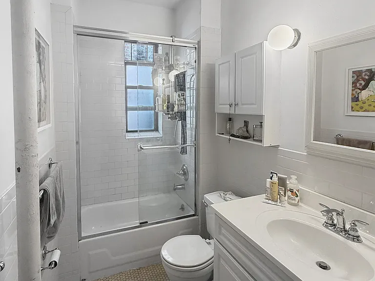 146 Fenimore St #C1 — Photo 7