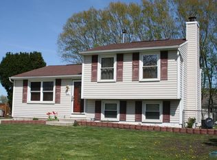 212 Ember Dr, Oregon, OH 43616