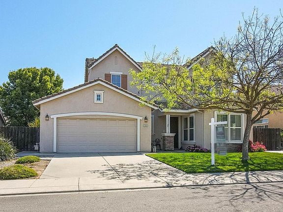 2nd image of 1824 Estancia Dr