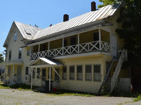 26 Maple Street, Skowhegan, ME 04976