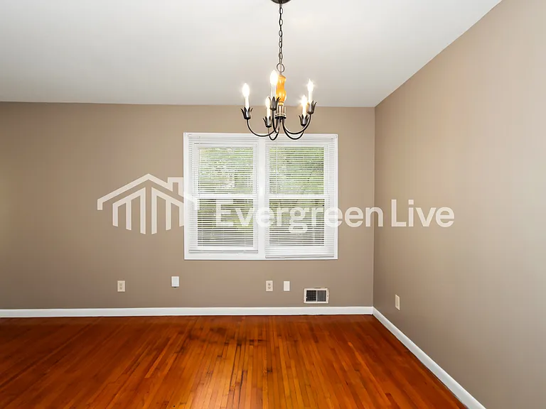 421 Westwood Ave — Photo 11
