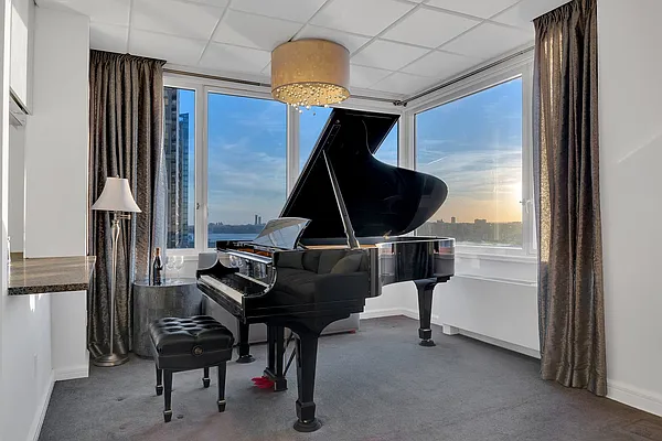 Sold by Compass | media 23