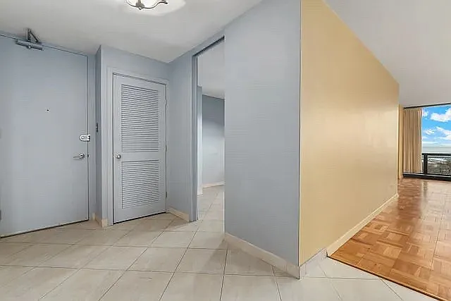 601 E 32nd St #1111 — Photo 16
