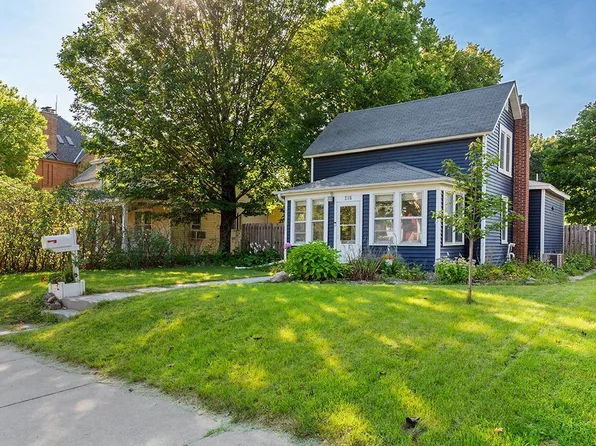 216 N 3rd St, Saint Peter, MN 56082