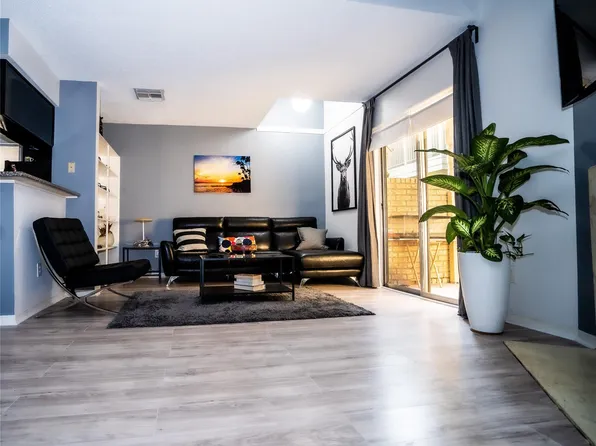 1515 Sandy Springs Rd APT 1001, Houston, TX 77042