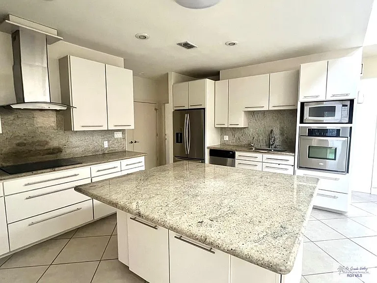 2950 McAllen Rd #6 — Photo 6