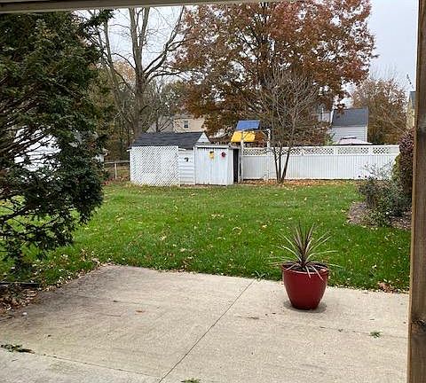 3rd image of 2237 40th St NW