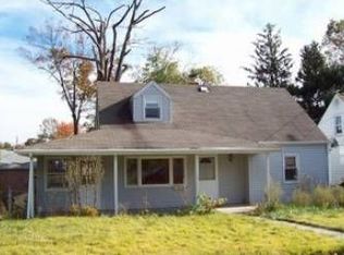 64 Pennwood Dr, Ewing, NJ 08638
