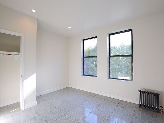 5th image of 3512 Broadway #32