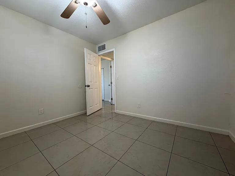 1809 E Broadway Rd — Photo 10