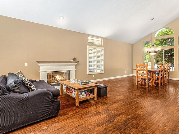 4th image of 40717 Locata Ct