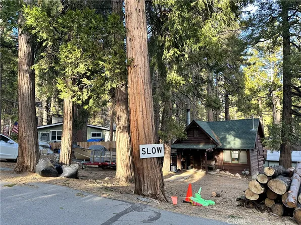 2579 Secret Dr, Running Springs, CA 92382