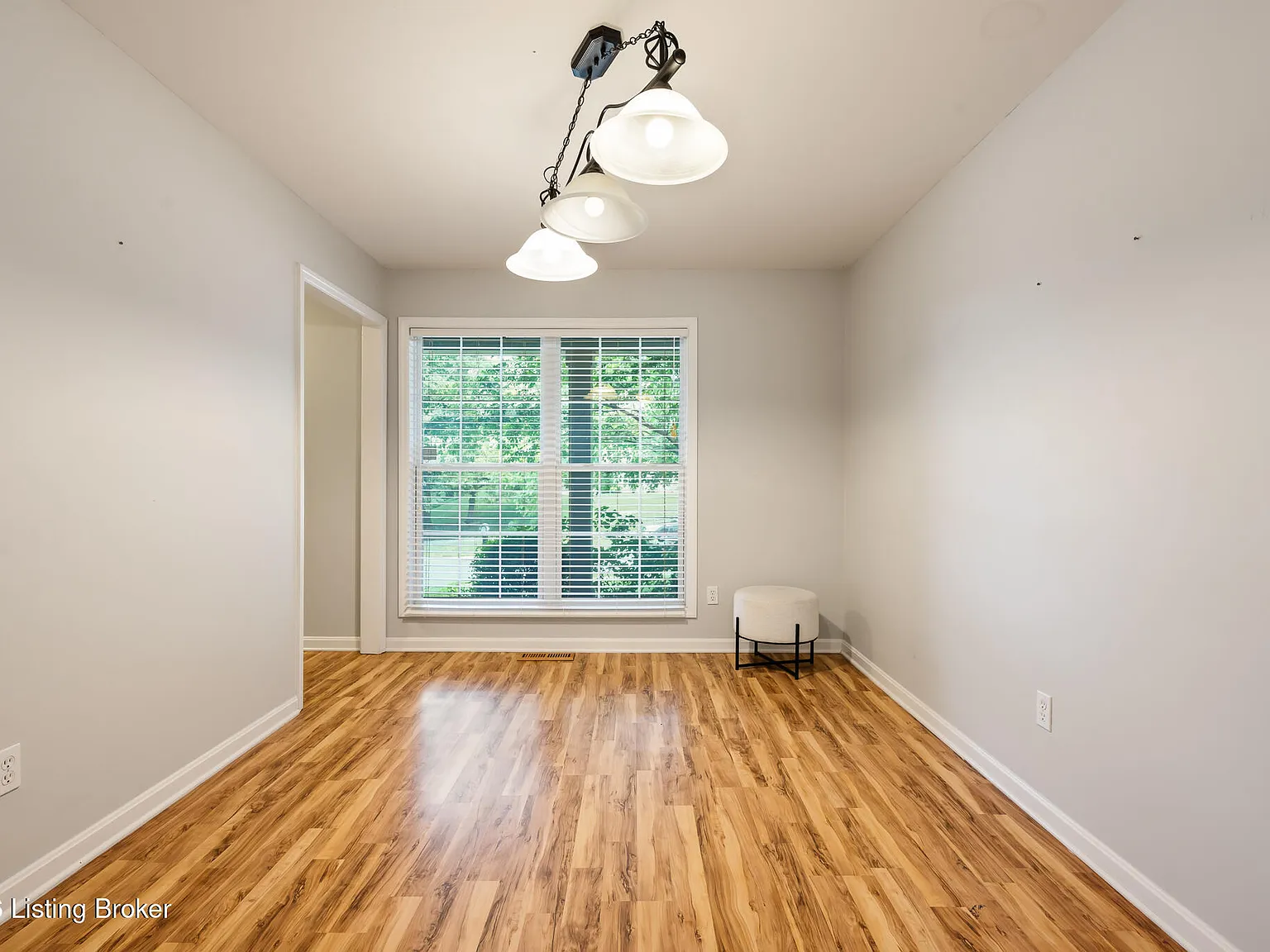5 bed, 4.0 bath, 2920 sqft, $3,500 — Photo 3