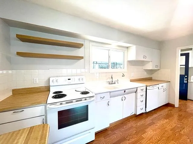 410 E 2nd St — Photo 10