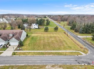 829 Robinson Dr, Lagrange, OH 44050