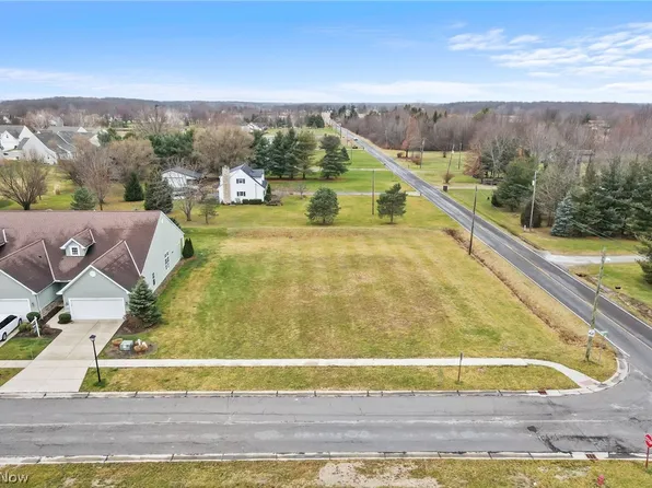 829 Robinson Dr, Lagrange, OH 44050