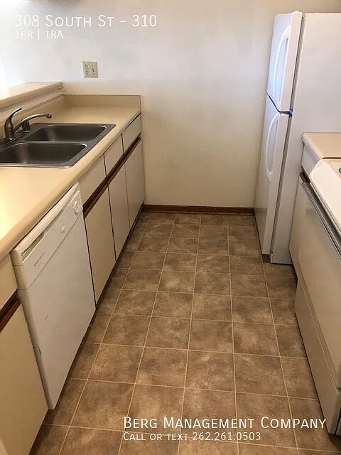 One Bedroom Loft Style — Photo 3
