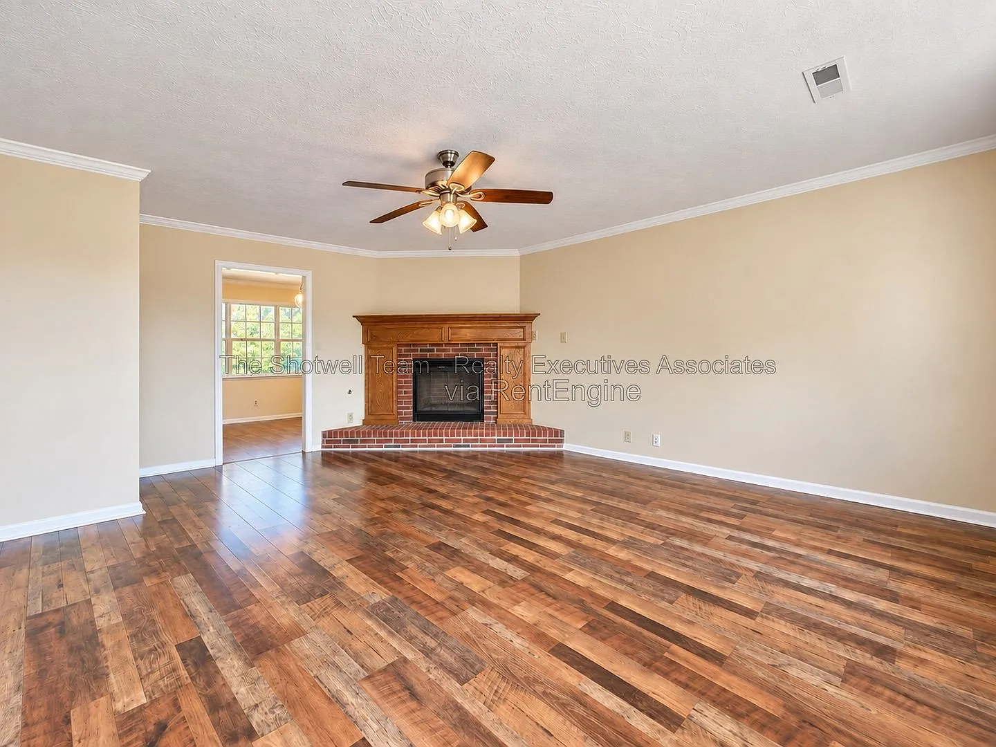 3 bed, 2.5 bath, 1780 sqft, $2,200 — Photo 3
