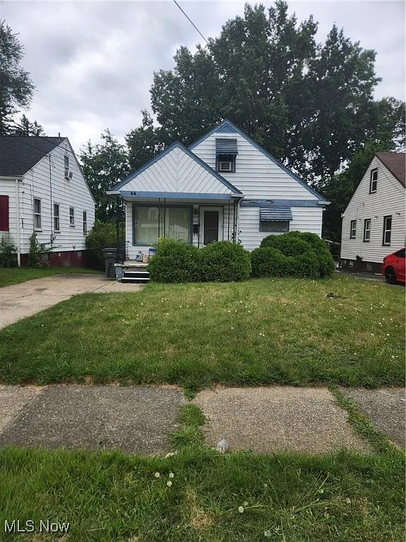 564 Miller Ave photo 1