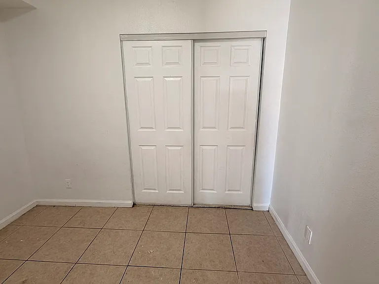 640 SW 9th Ct #2 — Photo 10