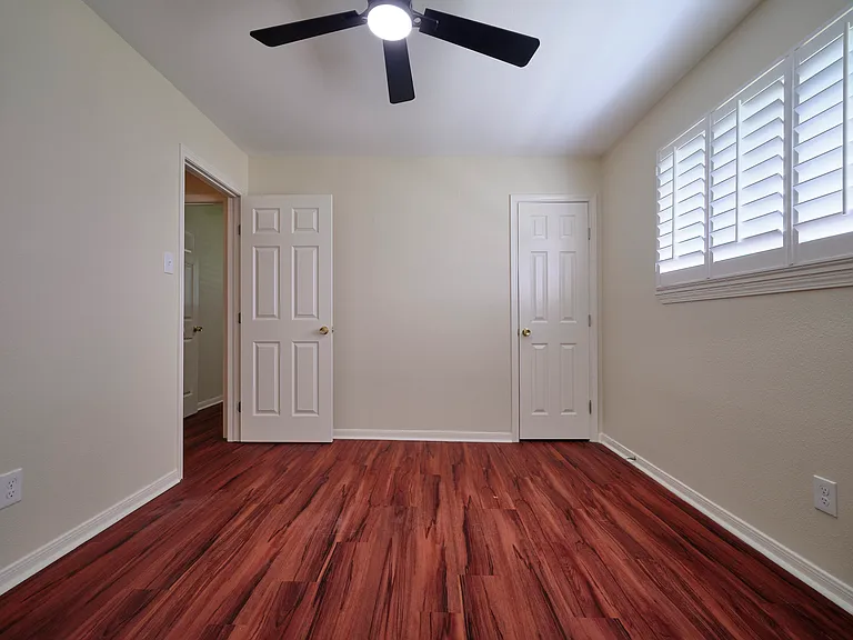 902 Clover Ridge Ave — Photo 9