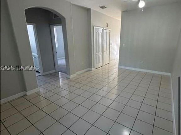 4th image of 2826 SE 16th Pl Unit 103