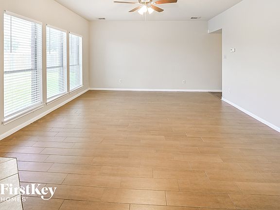 2nd image of 3805 Redbud Dr