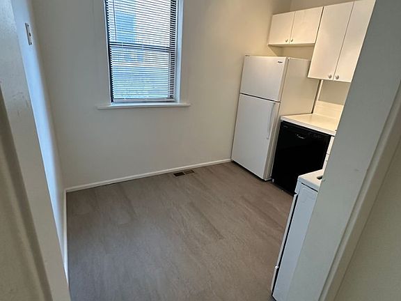 5th image of 4415 Pershing Ave #520c0181f