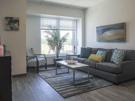4th image of 6253 S Cottage Grove Ave #10774