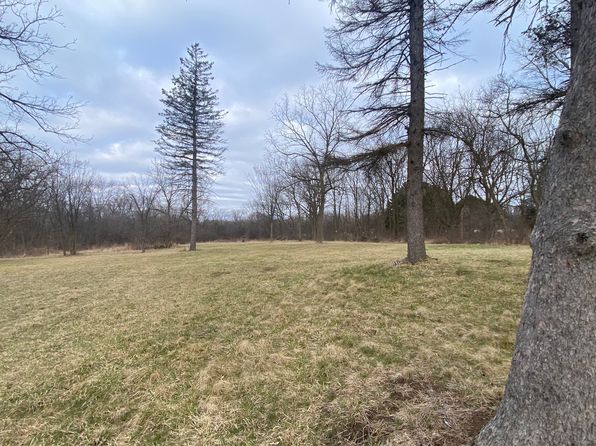 3104 S Center Rd, Burton, MI 48519