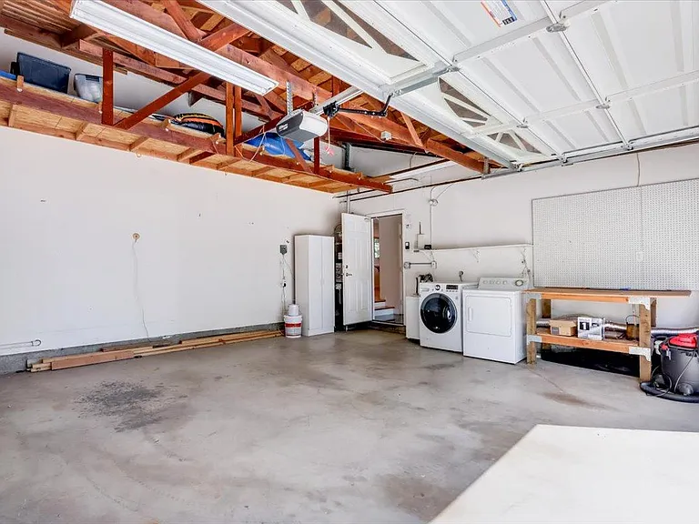1589 Saint Regis Dr — Photo 25