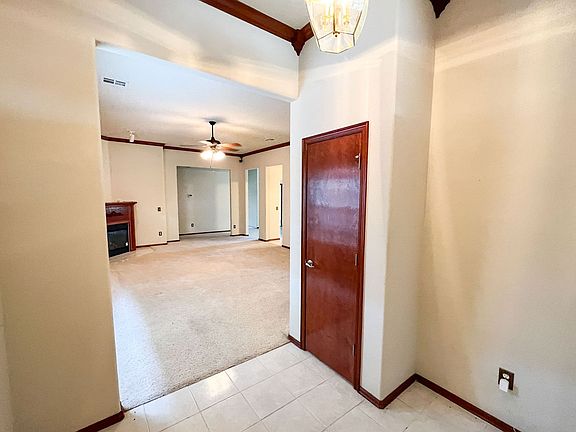4th image of 3800 E Ridge Pointe Cir