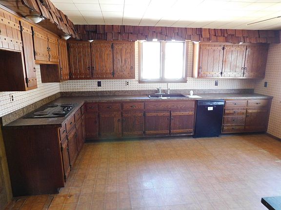 5th image of 1919 Lakewood Dr