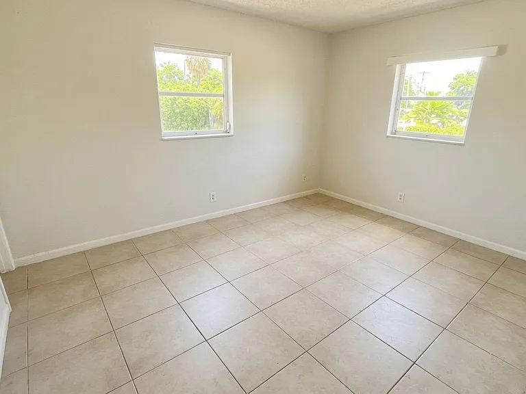 200 Croton Ave #111 — Photo 12