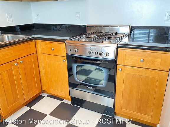 5th image of 1348 Sacramento St APT 18