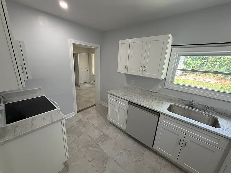 1413 Overlook St — Photo 3