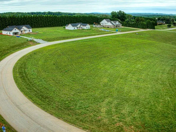 33 Nyle Ridge Rd, Wirtz, VA 24184