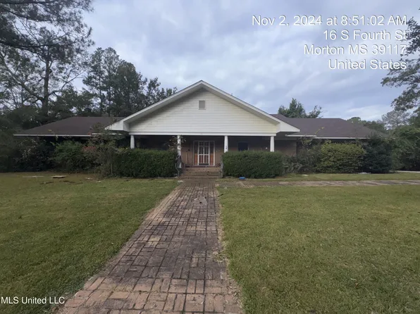 16 S 4th St, Morton, MS 39117