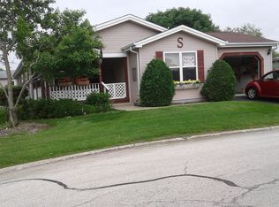 335 Palomino Ct, Grayslake, IL 60030