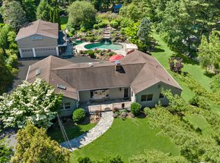 121 Parry Rd, Stamford, CT 06907