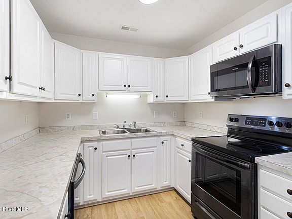 3rd image of 2900 Myrtle Street #11 Rosewood Village