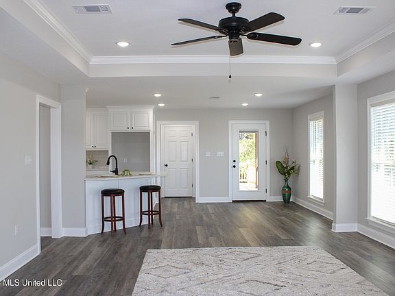 4th image of 80 Meadow Breeze Rd