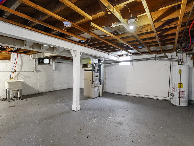 13891 Fairmount Dr — Photo 23
