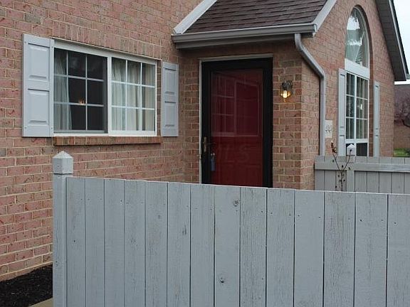 3rd image of 4949 Meadow Run Dr