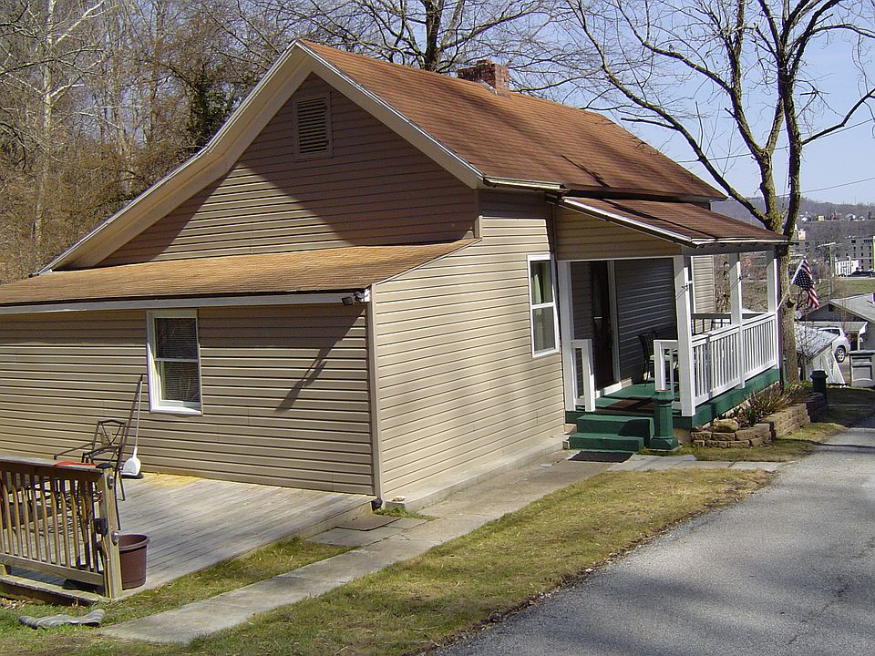 1st image of 411 12th St SE