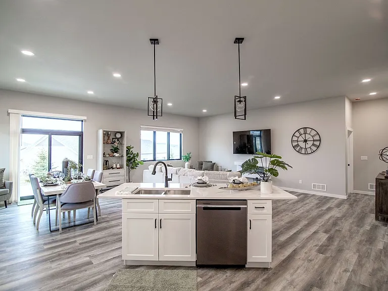 Legacy Homes at Coulee Ridge — Photo 8