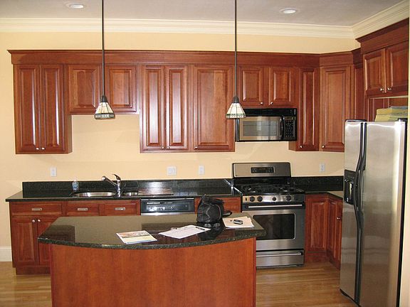 Kitchen /w granite island