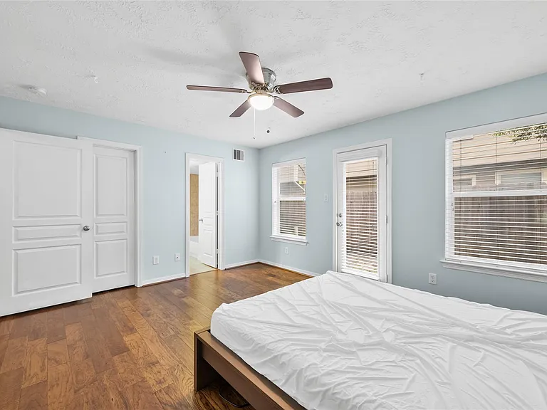 3410 Skyline Village Dr — Photo 9