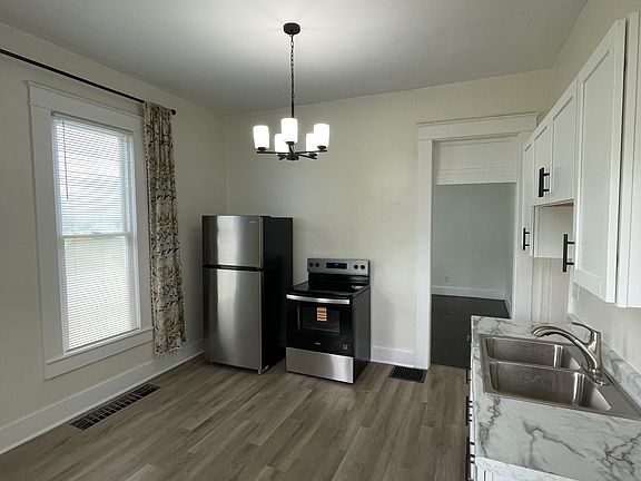 2nd image of 523-525 W Charles St #523